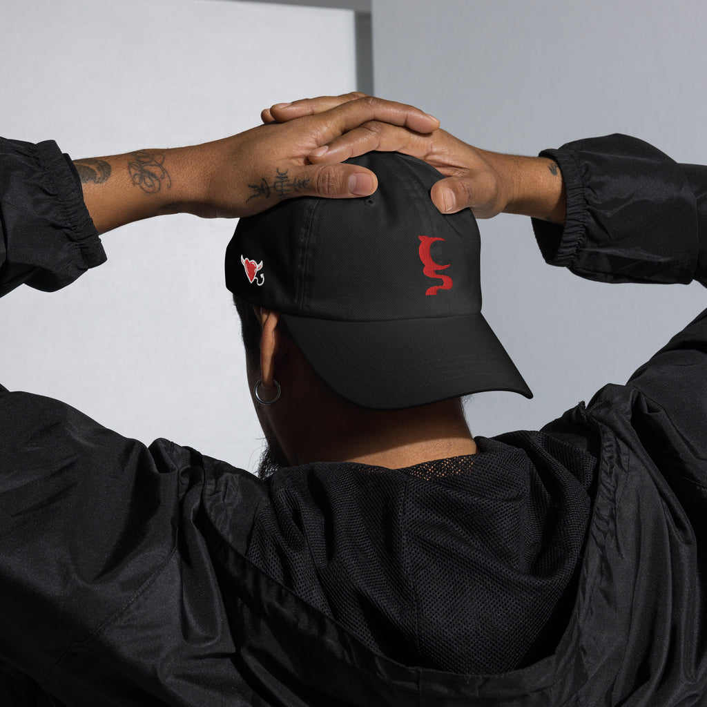 UN LOGO DAD HATS IN 9 DIFFERENT COLORS