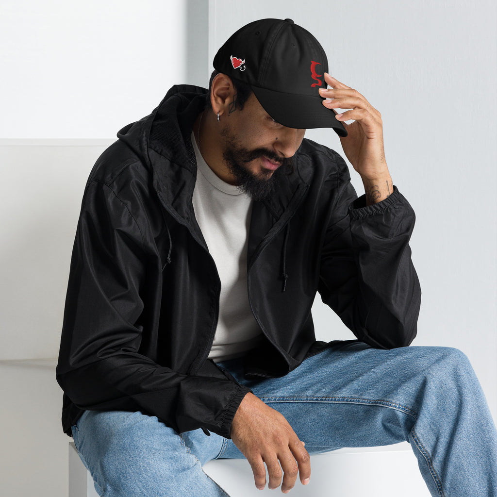 UN LOGO DAD HATS IN 9 DIFFERENT COLORS